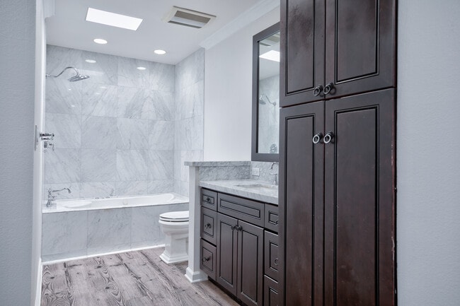 Building Photo - 1337 Berkeley St