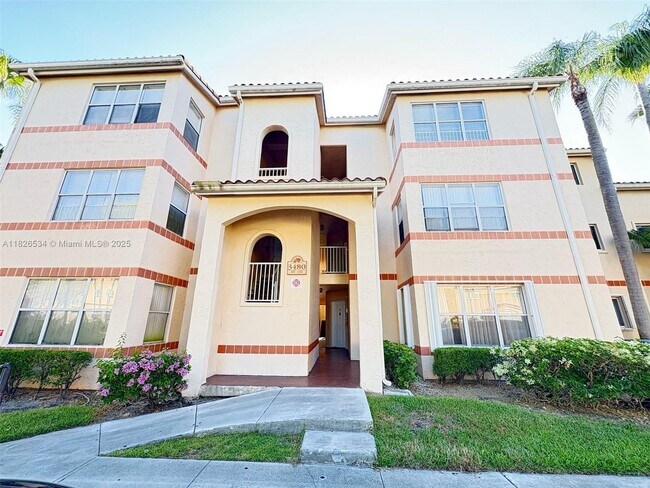Building Photo - 3480 Pinewalk Dr N