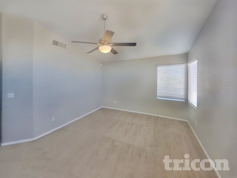 Building Photo - 1980 Golden Shadow Ct