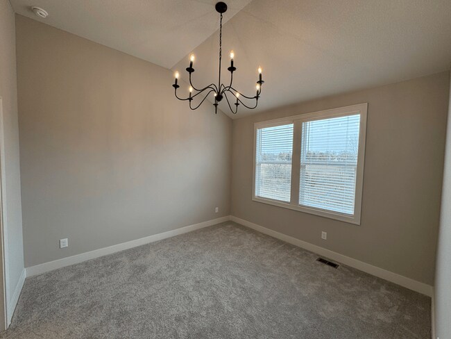Building Photo - 1421 SW Winthrop Dr