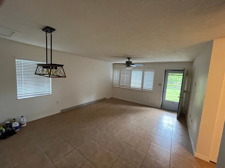 Building Photo - 2784 Curry Ford Rd