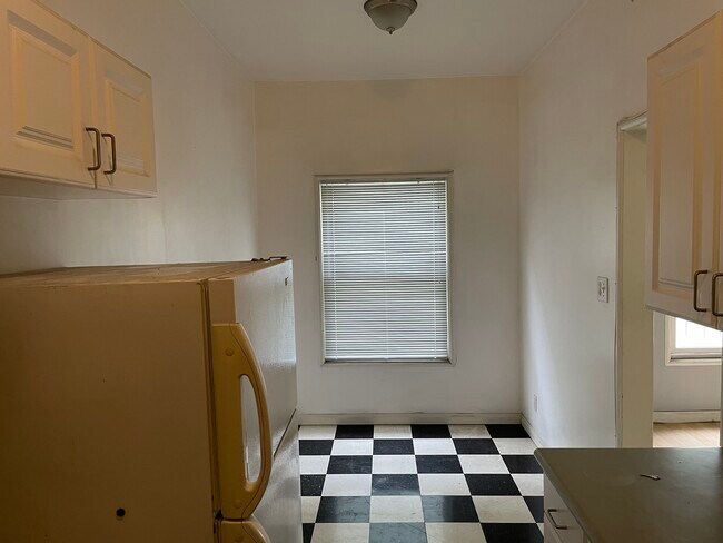 Building Photo - 6440 Orange St