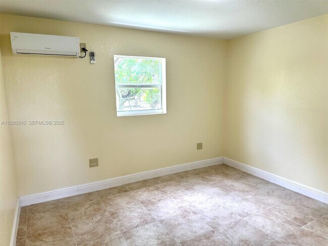 Building Photo - 17625 SW 160th Ave