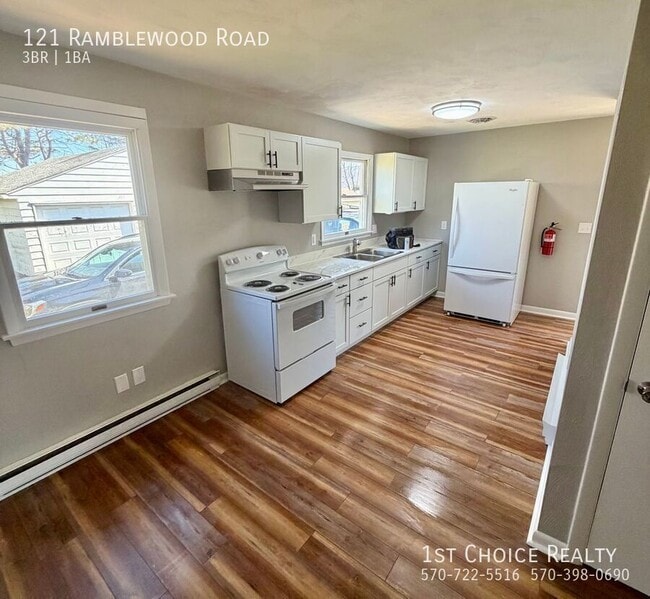 Building Photo - 121 Ramblewood Rd