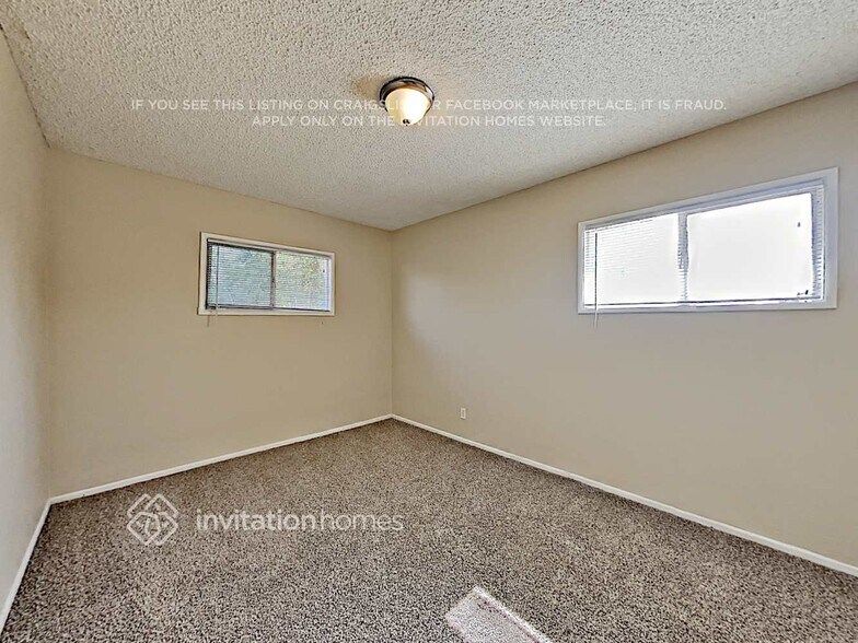 Building Photo - 1235 Oakhurst Dr