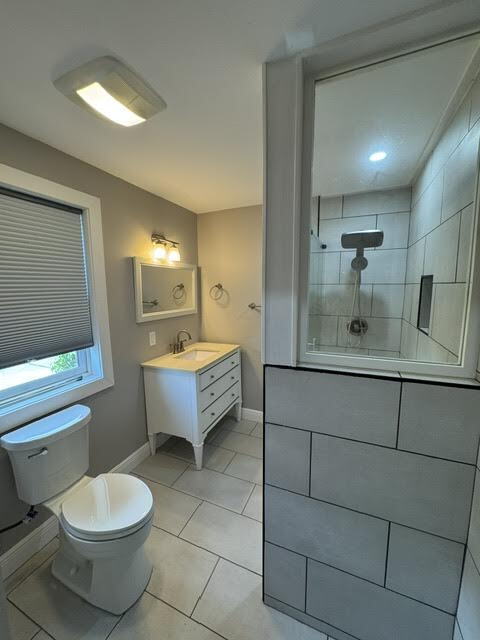 Building Photo - Downtown Winchester Living – Fully Renovated 3-Bedroom, 3 Bath Apartment! Water and Sewer Include...