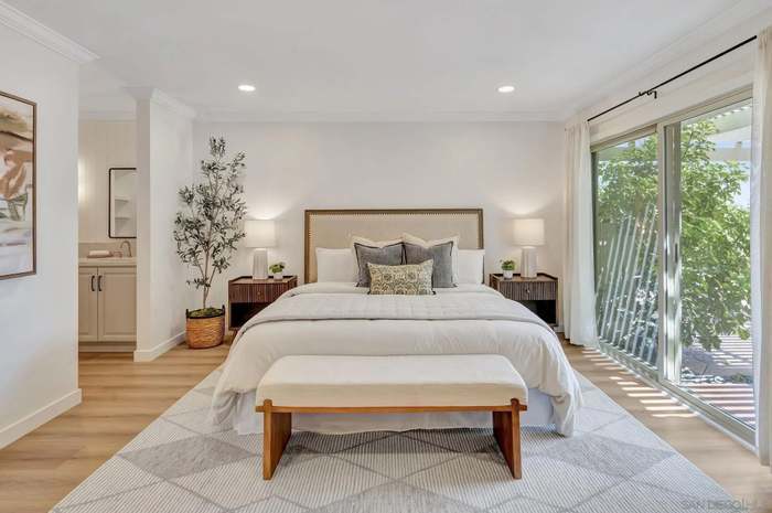 Building Photo - 12880 Circulo Dardo