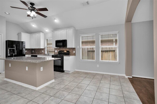 Building Photo - 28234 Sweet Oak Ln