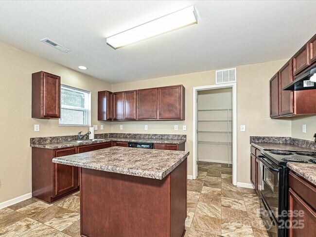 Building Photo - 104 Mulligan Dr
