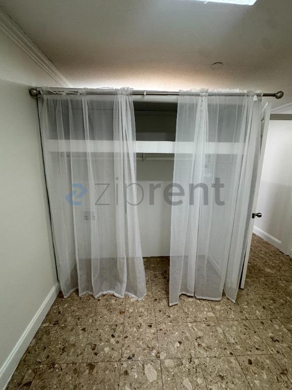 Building Photo - Unit