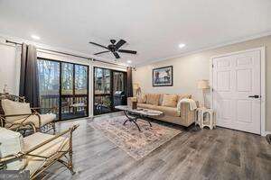 Building Photo - 2501 Fairway Oaks