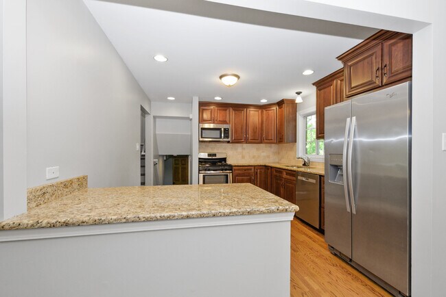 Building Photo - 433 Hackberry Rd