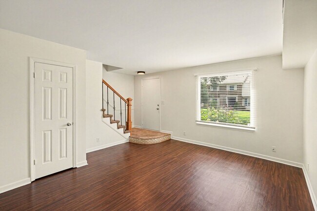 Building Photo - 8300 Sawyer Brown Rd
