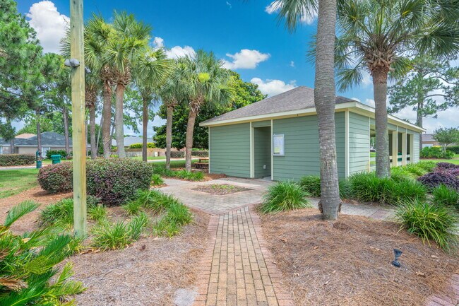 Building Photo - 107 Bay Tree Dr