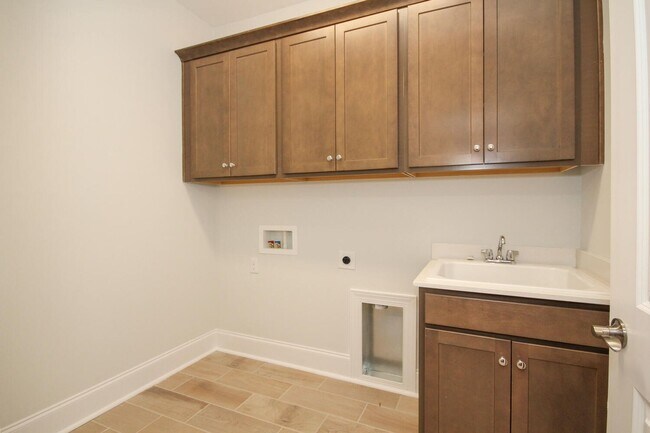 Building Photo - Beautiful John Wieland end unit townhouse ...