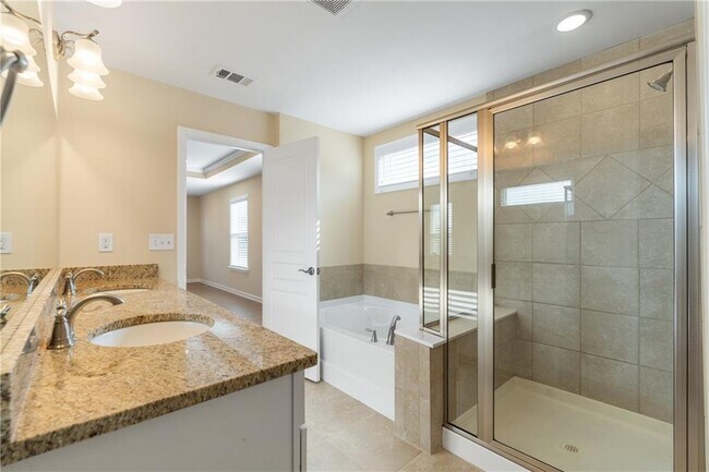 Building Photo - 865 Great Glen Pl