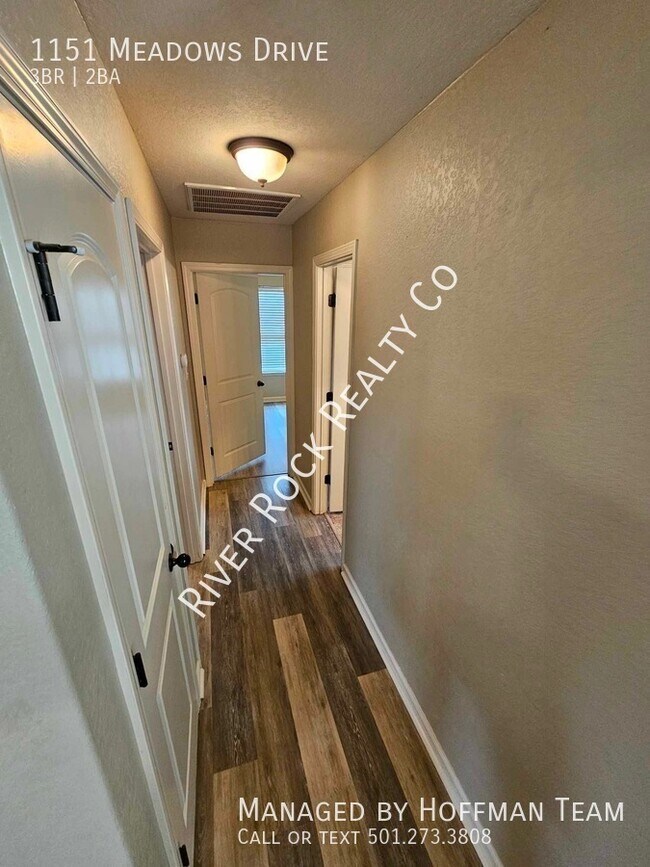 Building Photo - 1151 Meadows Dr