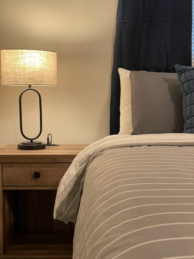 Building Photo - 2713 N Locust St