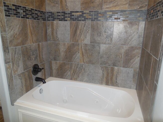 Building Photo - 3328 Enclave Ln