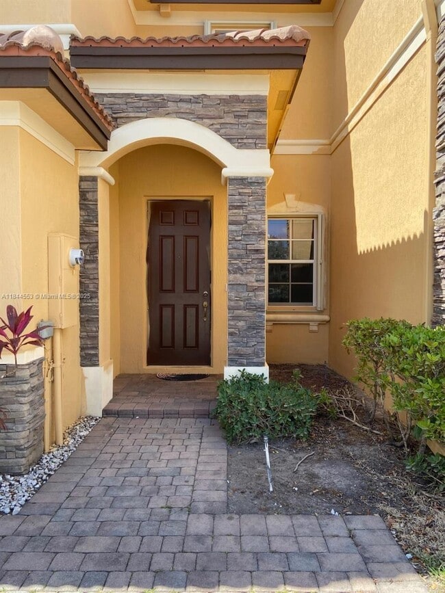 Building Photo - 8728 NW 113th Ct