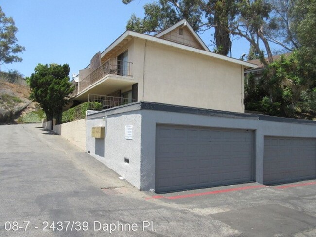 Primary Photo - 2437-2439 Daphne Pl
