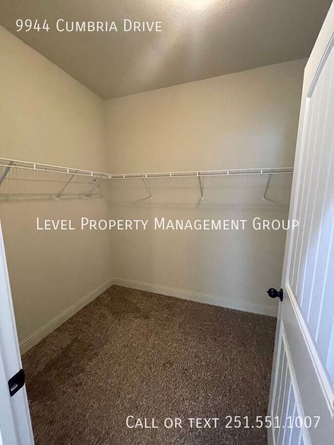 Building Photo - 9944 Cumbria Drive