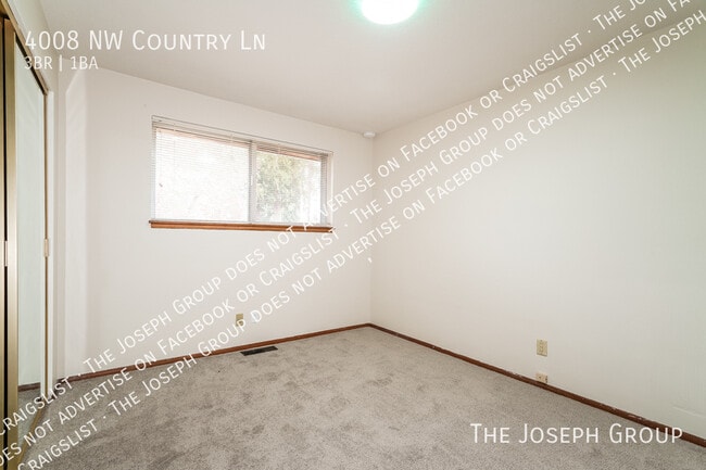 Building Photo - 4008 Country Ln NW