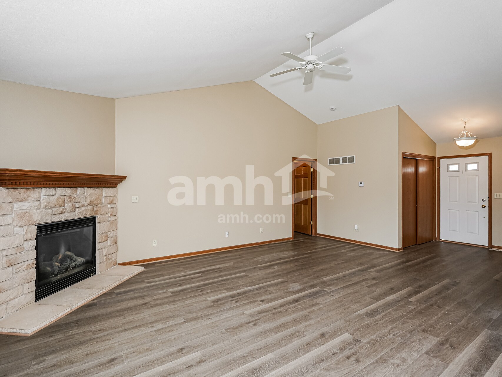 Building Photo - 338 Ponderosa Dr