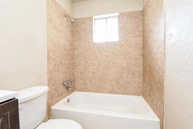 Building Photo - 15222 Morning Dove Dr