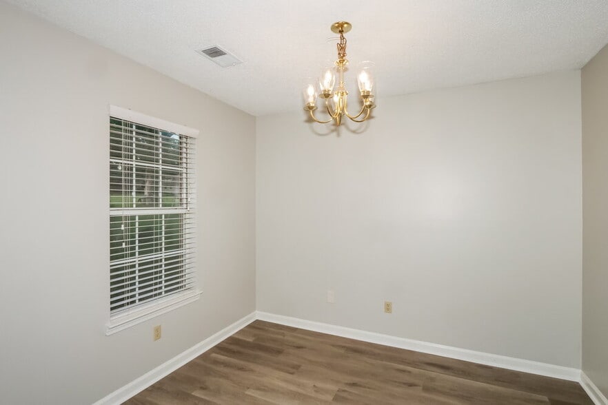 Building Photo - 9122 Valkrie Ln