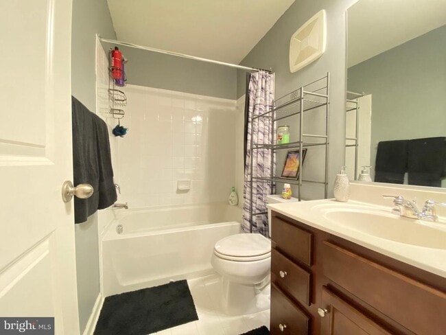 Building Photo - 14823 Chrysler Ct