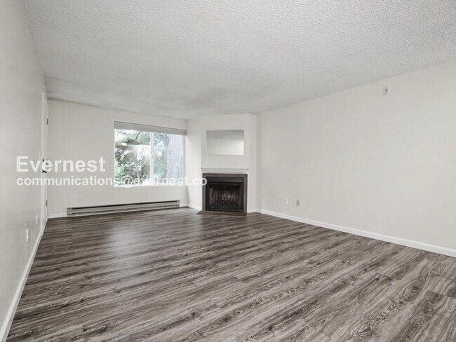 Building Photo - 9398 Redmond - Woodinville Rd NE