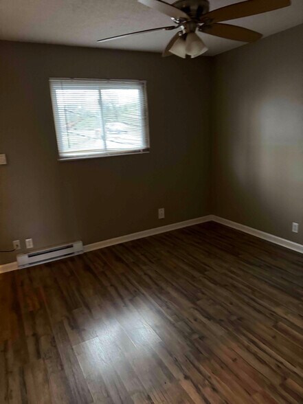 Building Photo - 261 White Bridge Pike