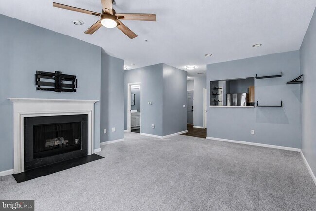 Building Photo - 14300 Grape Holly Grove