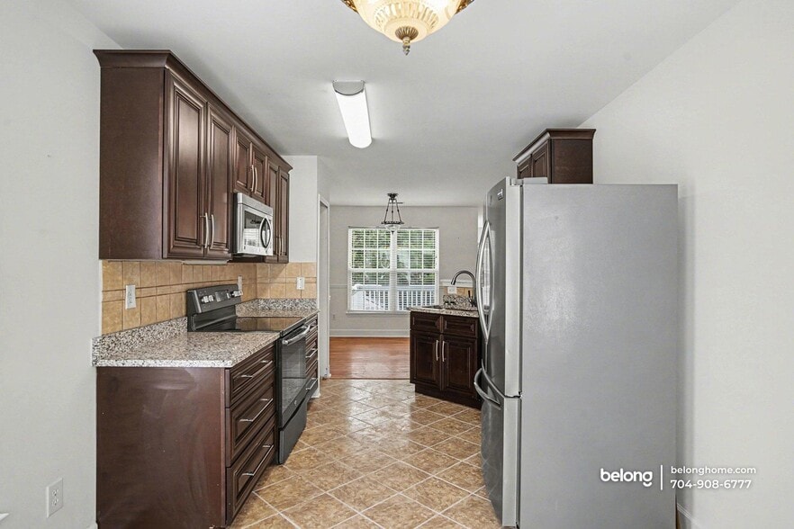 Building Photo - 3123 Glen Robin Ct