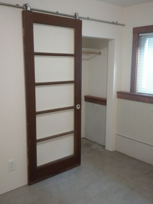 Building Photo - 43rd St. Duplex