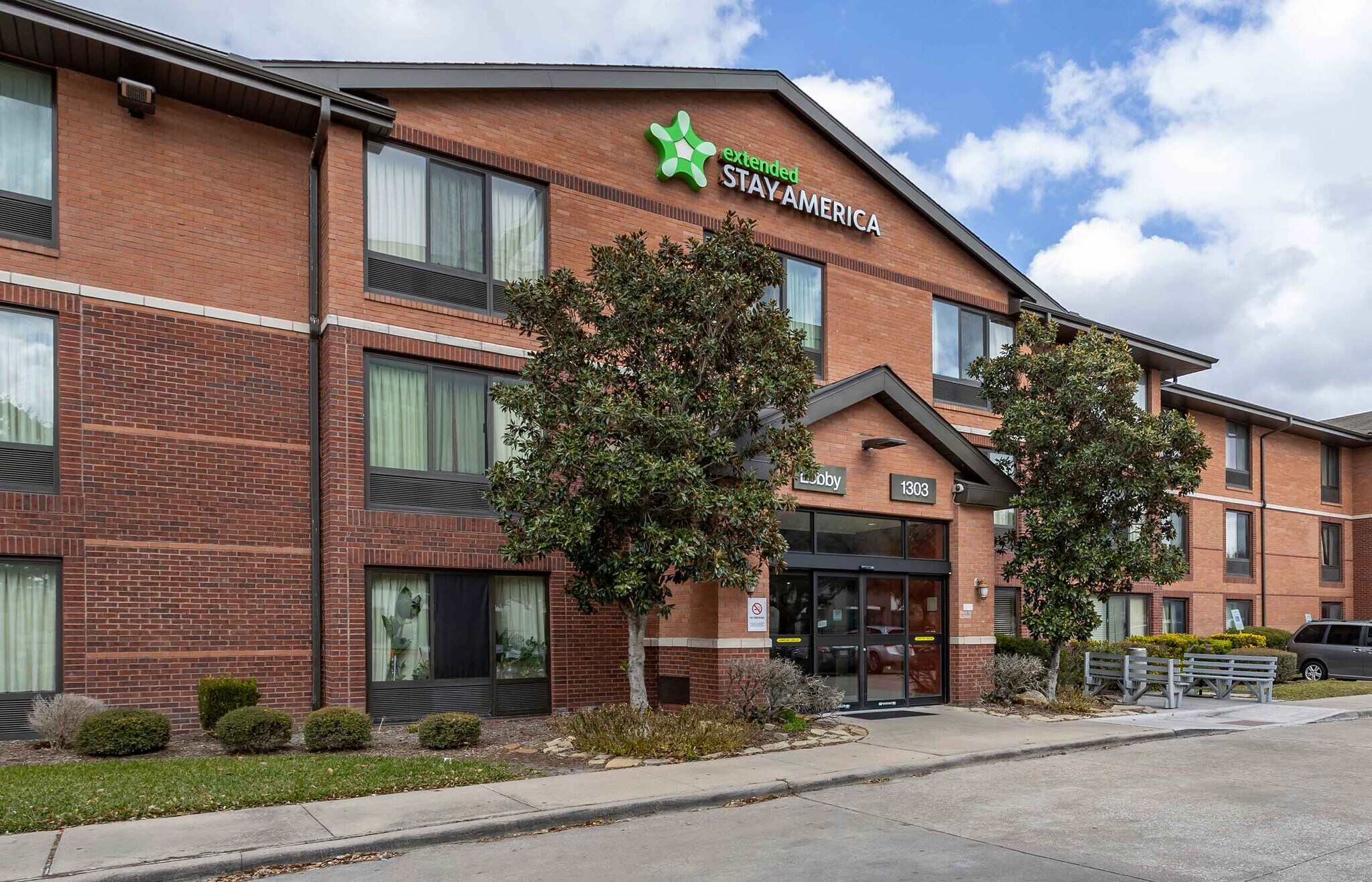 Building Photo - Furnished Studio-Houston - Reliant Pk. - La Concha Ln.