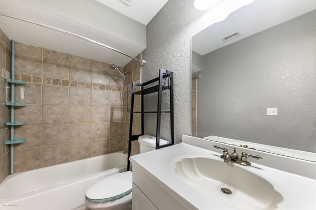 Building Photo - price drop!! PET FRIENDLY- WATERFRONT- SPACIOUS- CENTRAL LOCATION