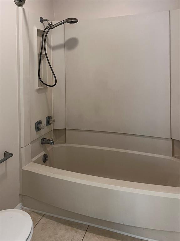 Building Photo - 410 Splitrock