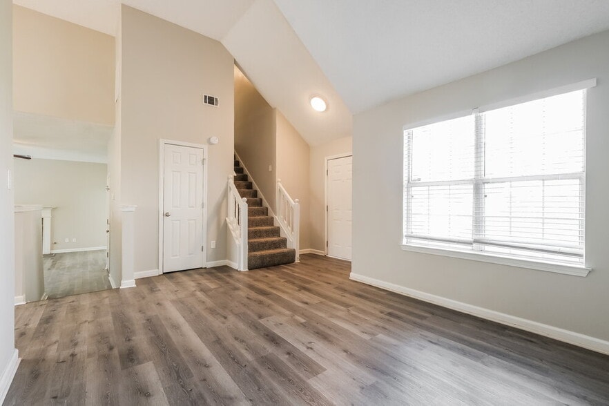 Building Photo - 3444 Sumter Pl