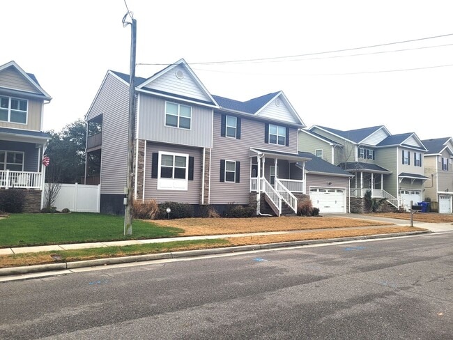 Building Photo - Stunning 4 Bedroom, 2.5 Bath Home Just 3 Blocks to Chesapeake Bay