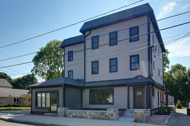 Building Photo - 369 Grant St