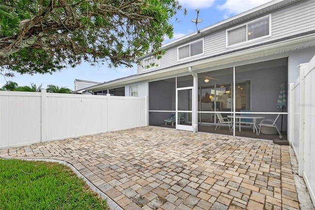 Building Photo - 245 Hemingway Dr