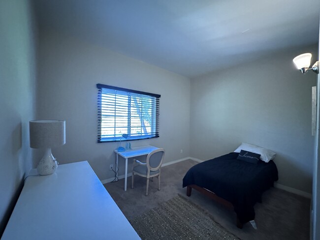 Building Photo - Room for rent in San Diego home near San D...