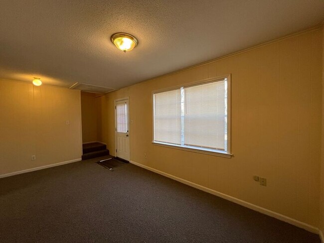 Building Photo - 2996 Stage Park Pl