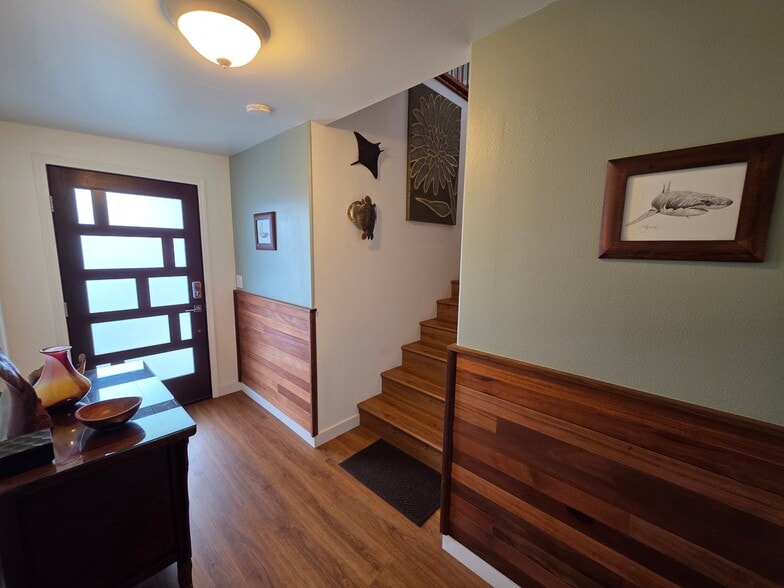 Building Photo - 1367 Kakae Pl