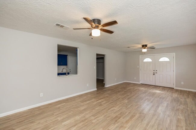 Building Photo - 311 Pinemont Dr