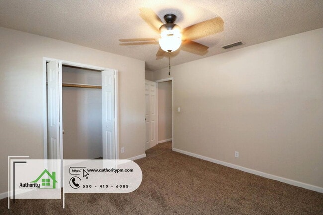 Building Photo - 2326 Corona St