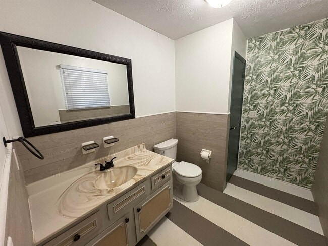 Building Photo - 9 Adkins Ct