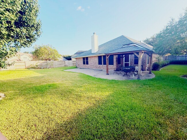 Building Photo - 17507 N Riata Lake